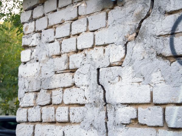Cracked Brick Wall Repair in Alexandria
